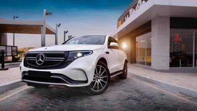 تاجر يطرح مرسيدس EQC400 4Matic AMG Line 2020 الكهربائية في مصر 