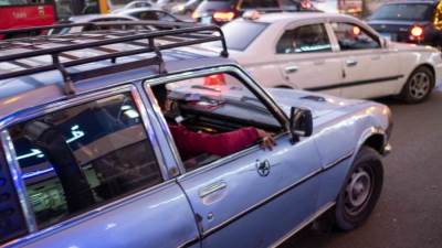 دراسة على القاهرة و9 مدن تؤكد أن فتح نوافذ السيارات يعرض لنسب تلوث كبيرة