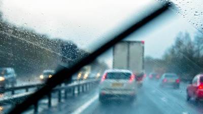 الضبع : أهم إجراءات الأمان خلال قيادة السيارات في الأمطار والظروف المتقلبة