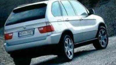 مزاد جمارك القاهرة :  BMW X5 موديل 2003 بسعر 161 ألف جنيه