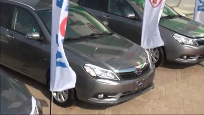 موبيل مصر تسلم 6 سيارات BYD F3 هدية بالتعاون مع الأمل