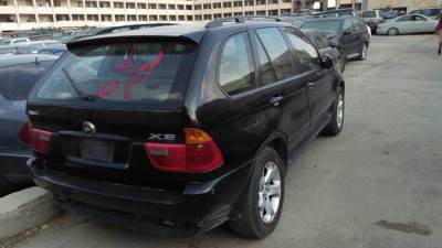 مزاد :  BMW X5 بسعر 227 ألف جنيه في جمارك سيارات القاهرة