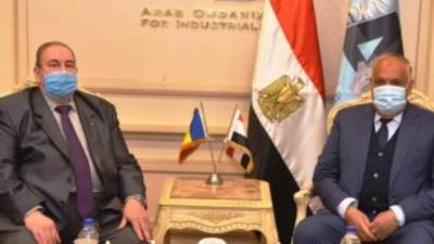 “التراس” يناقش مع سفير رومانيا توطين صناعة السيارات في مصر