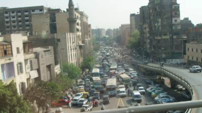 تقرير . . بناء الطرق الجديدة في مصر يخفف من حركة المرور الصعبة