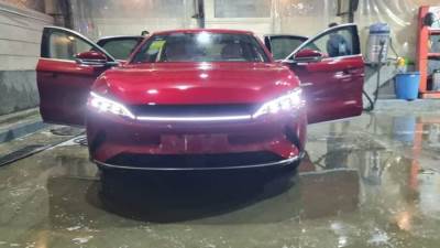 BYD Han الكهربائية بالكامل تصل إلي مصر 