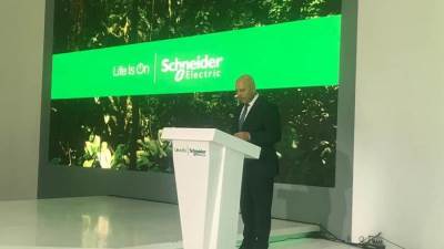 خلال قمة المناخ ..استعراض خطة وسائل النقل والطرق الخضراء الصديقة للبيئة 