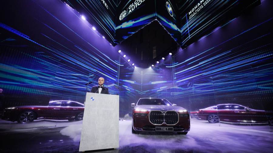 بالأسعار: إطلاق BMW الفئة السابعة الجديدة كلياً وi7 الكهربائية بالمتحفِ المصري الكبيرِ