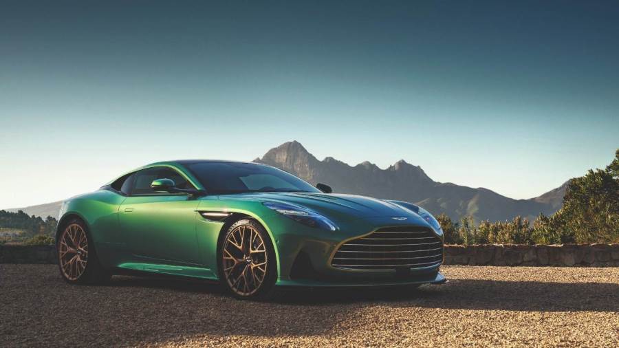 الكشف عن سيارة أستون مارتن DB12 موديل 2024 الجديدة بقوة 671 حصان