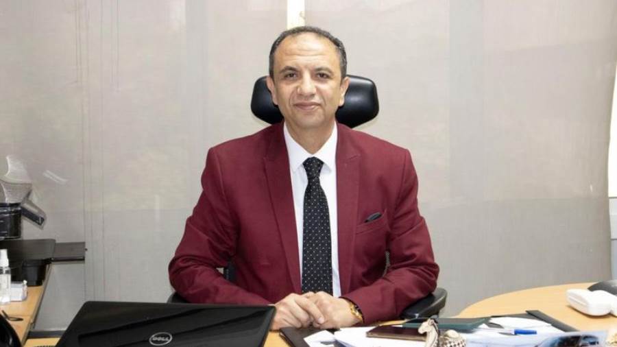 الصفقات بالجنيه .. هكذا تنخفض أسعار السيارات في مصر 